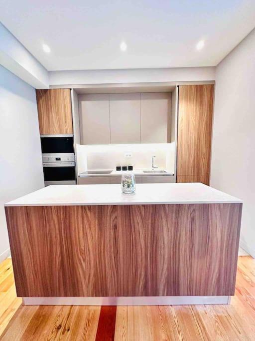 Lisbon Marques De Pombal Top Flat Great Locations City Center B Exterior photo